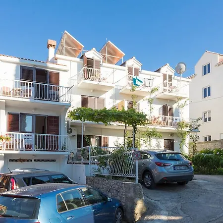 Anka Apartment